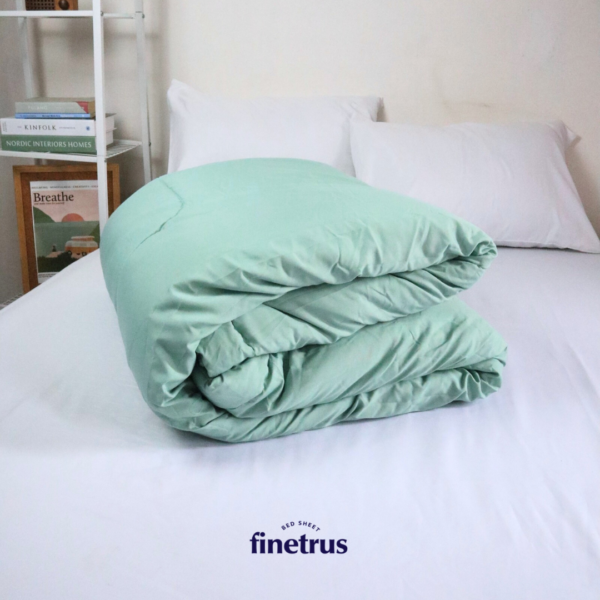 Detail Bedcover Finetrus Polos Green Wardah