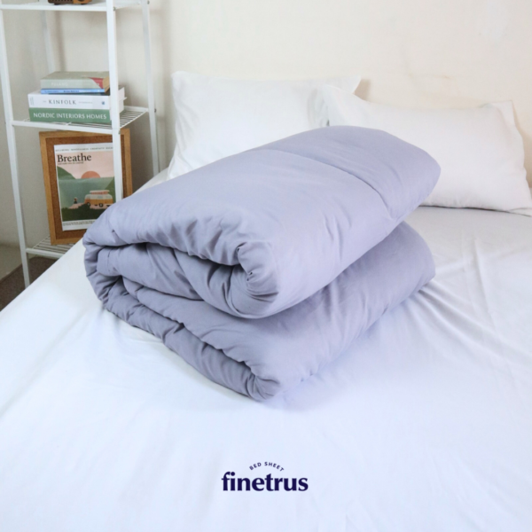 Detail Bedcover Finetrus Polos Grey