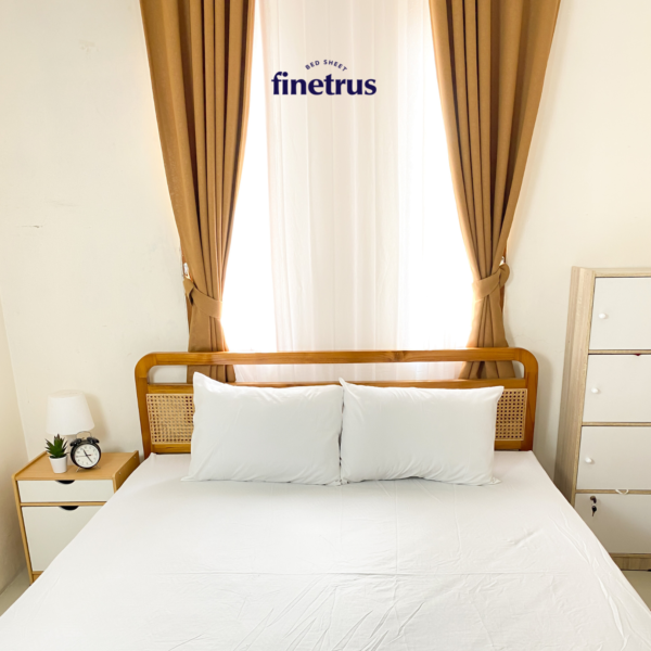 Finetrus - Sprei Queen Polos White