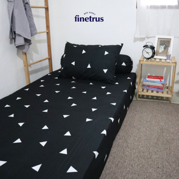 Finetrus - Sprei Single TrizzleNight