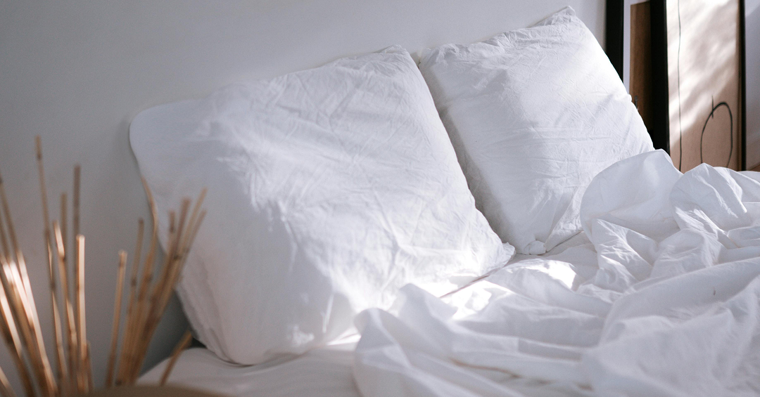 bantal bau apek